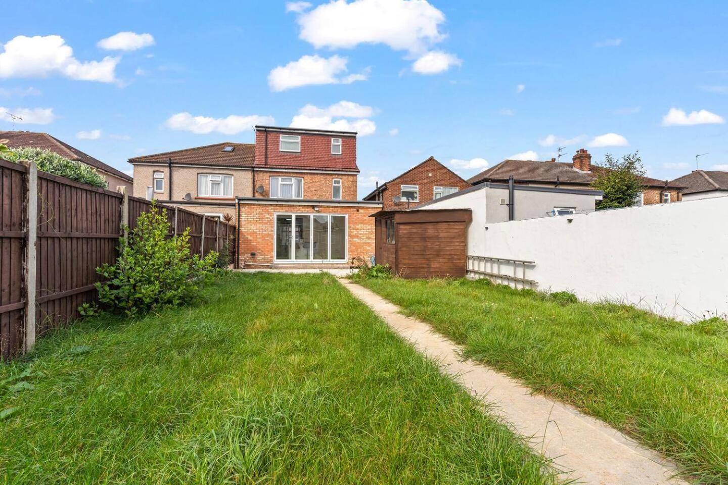 Spacious House - Ideal With Contractors & Groups - Direct Heathrow Access - Free Parking, Fast Wifi And Smart Tv By Yoko *