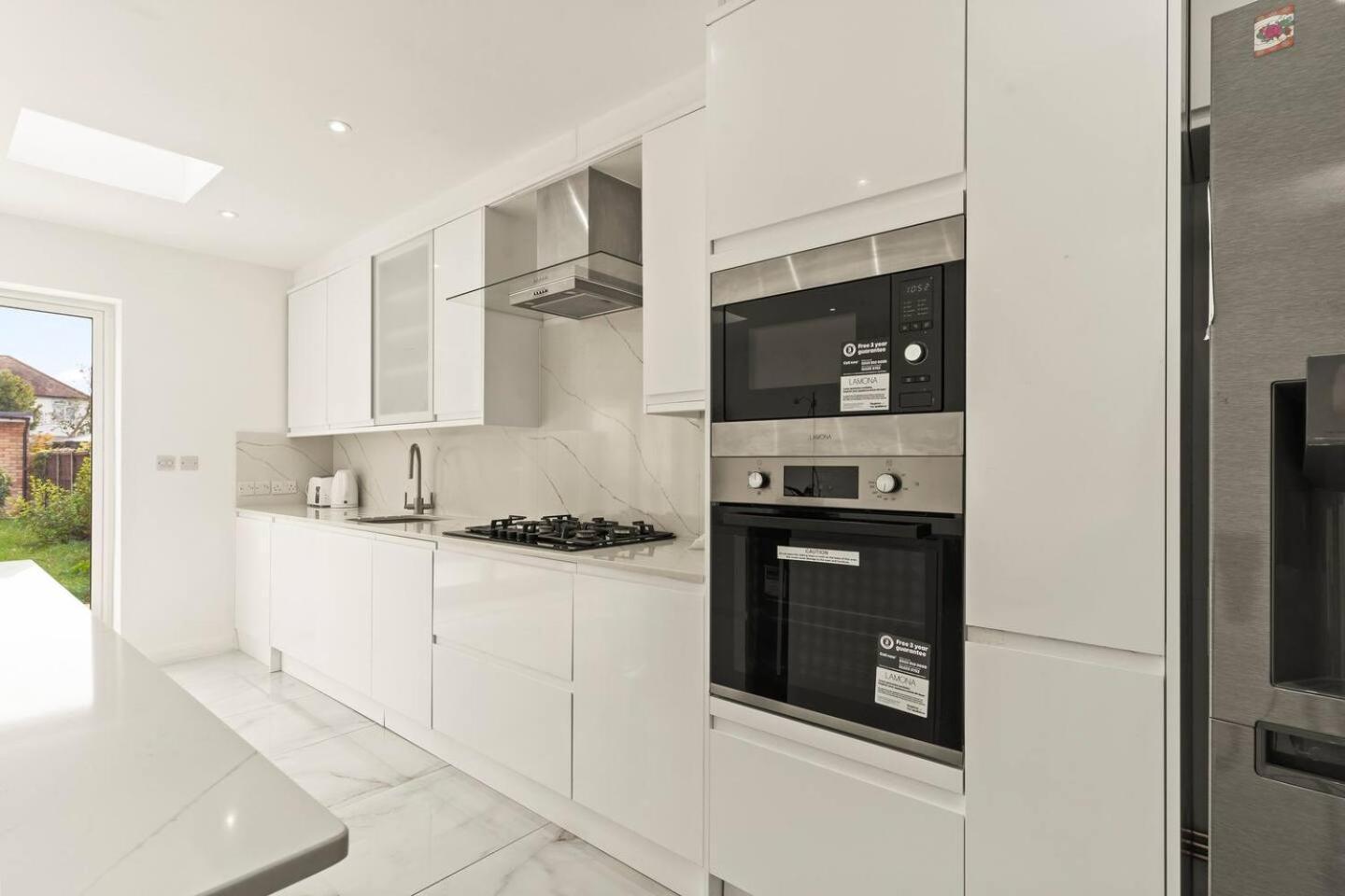 Holiday home Spacious House - Ideal With Contractors & Groups - Direct Heathrow Access - Free Parking, Fast Wifi And Smart Tv By Yoko *